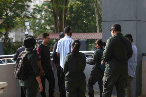 8名FRU人员被控非法持有爪哇鼠鹿部位