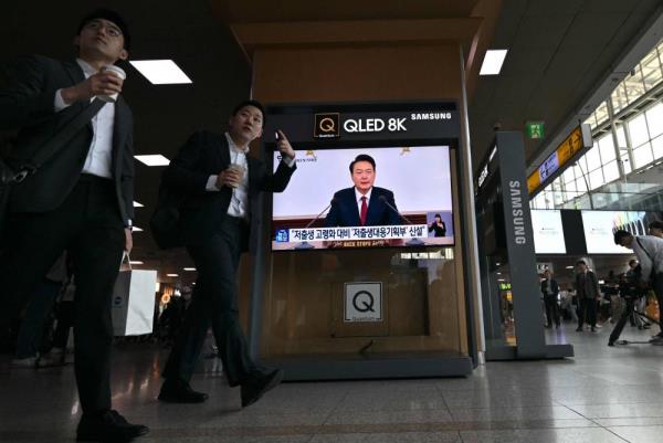 民意调查显示，韩国总统的支持率保持在24%不变