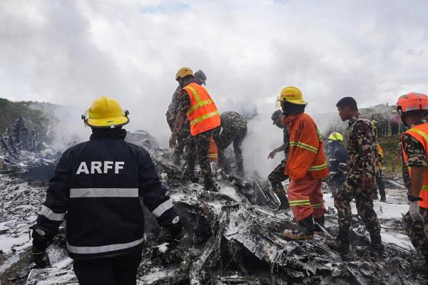 尼泊尔飞机坠毁后飞行员正在恢复
